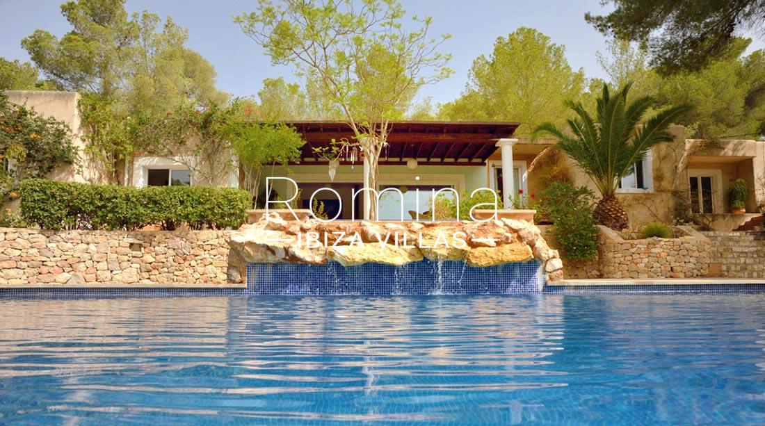 villa bosque 2pool facade waterfall