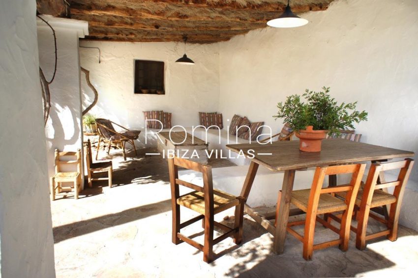 finca gibert ibiza-2porche banquettes dining area