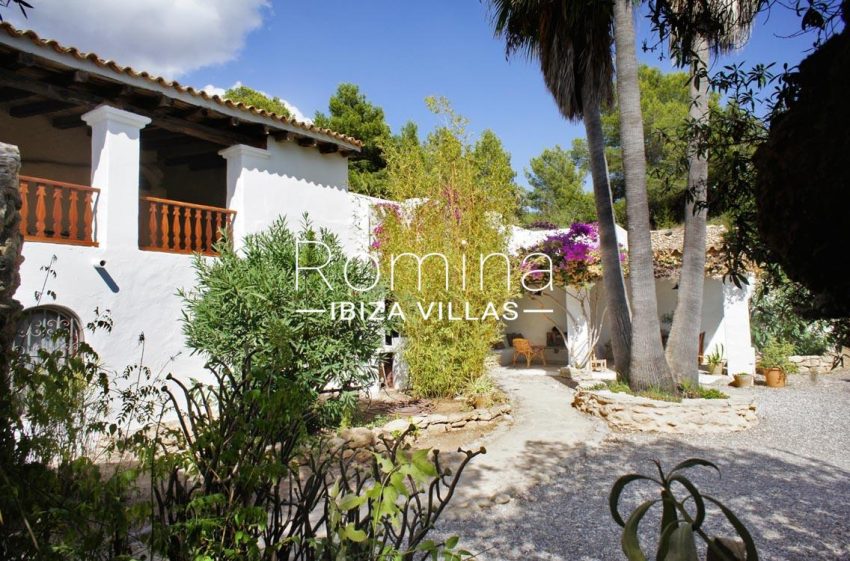 finca gibert ibiza-2terrace facade porch