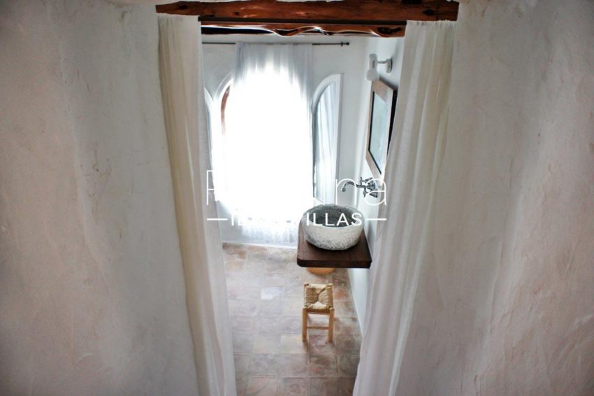 finca gibert ibiza-5bathroom