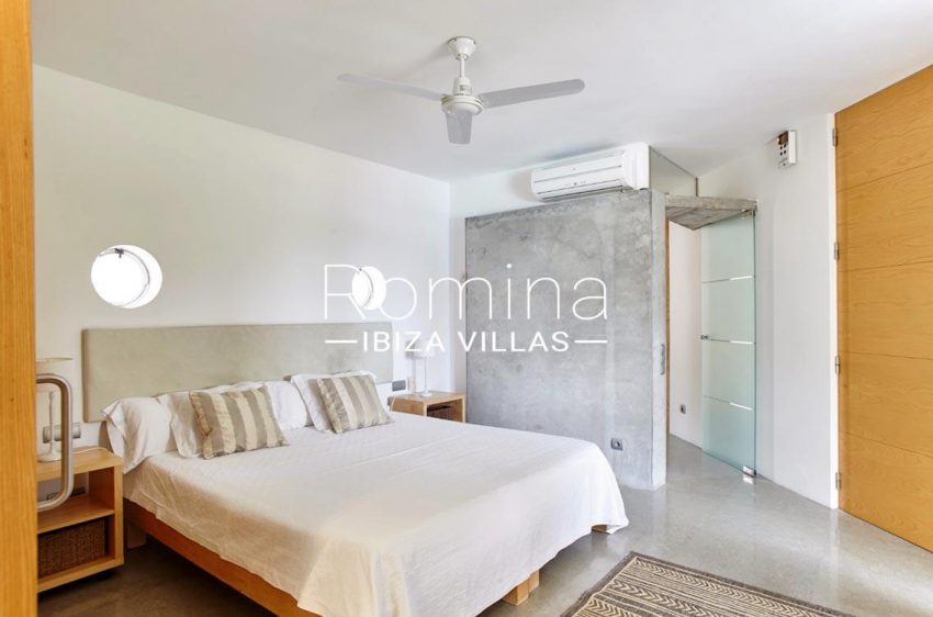 villa somchai ibiza-4bedroom1