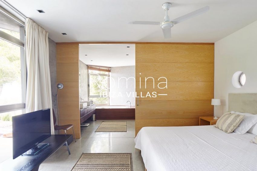 villa somchai ibiza-4bedroom1 bathroom