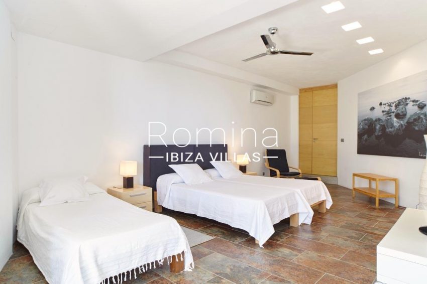 villa somchai ibiza-4bedroom2