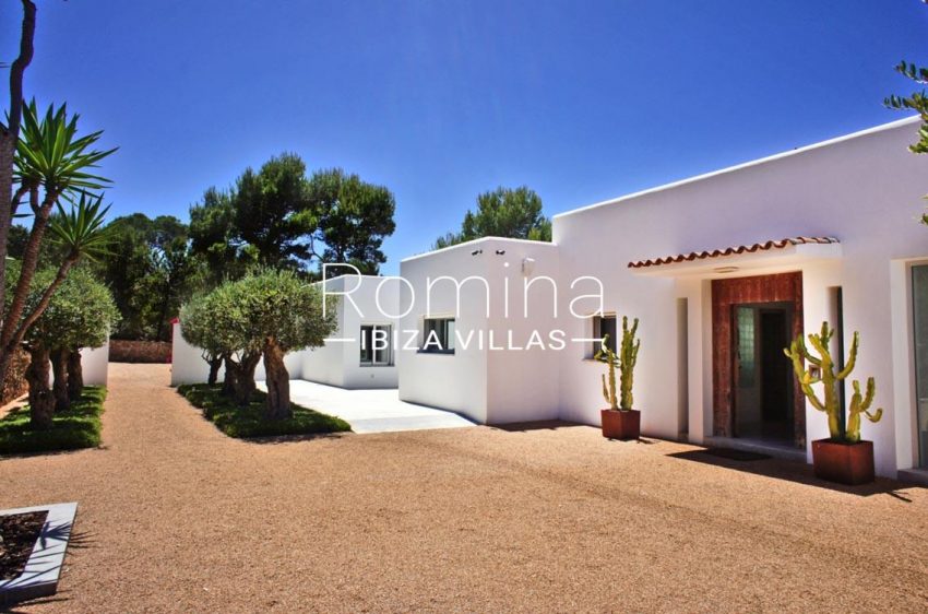 villa vallis ibiza-2entrance facade