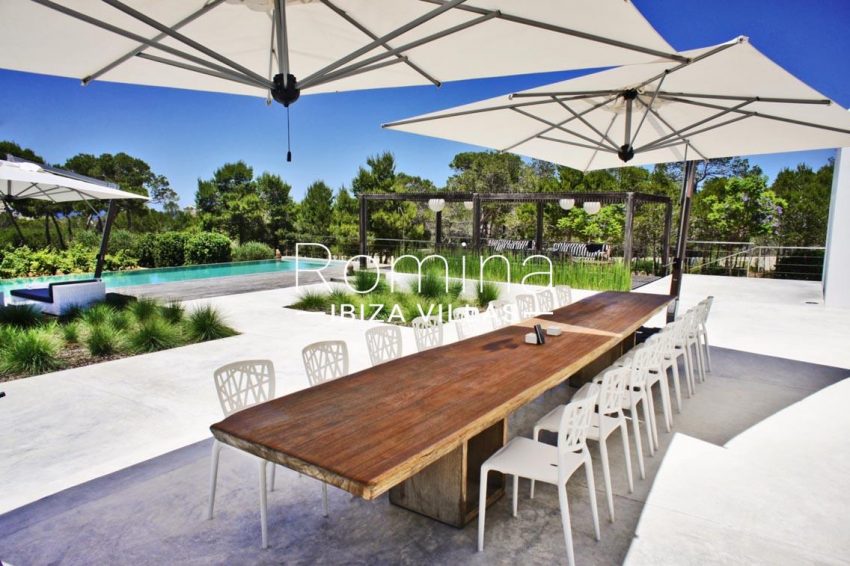 villa vallis ibiza-2pool dining area