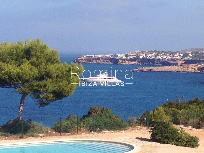 romina-ibiza-villas-rv-878-01-adosado-solis-1pool sea view boat