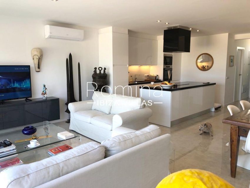 romina-ibiza-villas-rv-878-01-adosado-solis-3living dining room kitchen