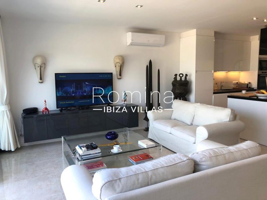 romina-ibiza-villas-rv-878-01-adosado-solis-3living room