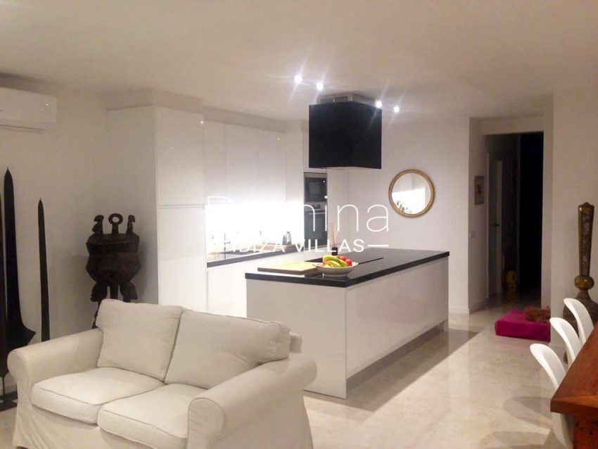 romina-ibiza-villas-rv-878-01-adosado-solis-3living room kitchen