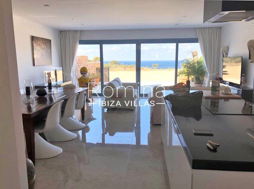 romina-ibiza-villas-rv-878-01-adosado-solis-3living room sea view