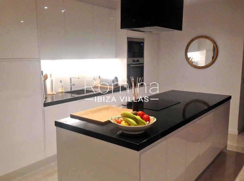 romina-ibiza-villas-rv-878-01-adosado-solis-3zkitchen
