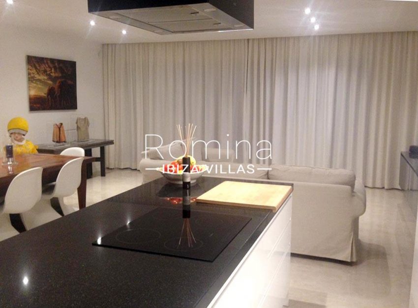 romina-ibiza-villas-rv-878-01-adosado-solis-3zkitchen living dining room