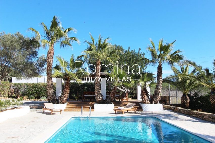 villa alix ibiza-2pool porch dining area