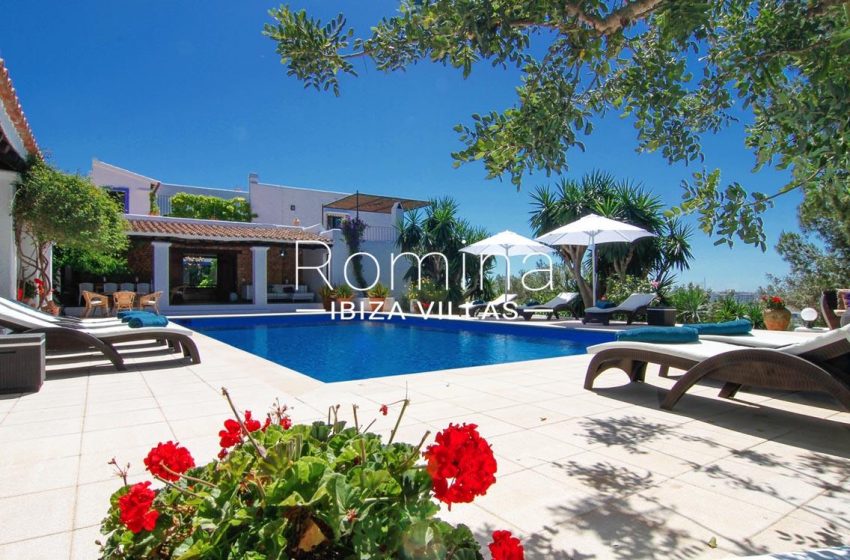 villa begonia ibiza-2pool facade terraces porches