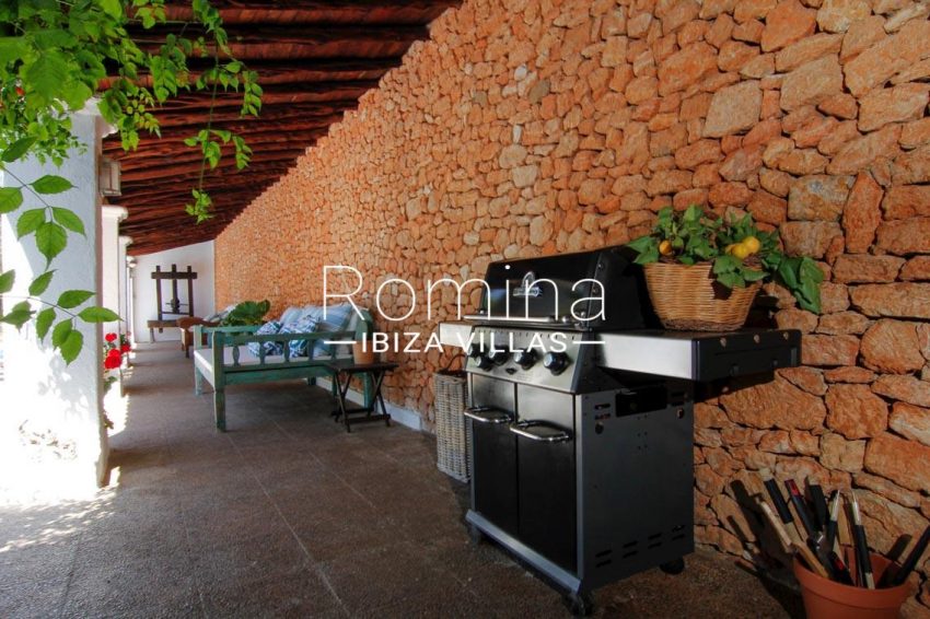 villa begonia ibiza-2porch barbecue