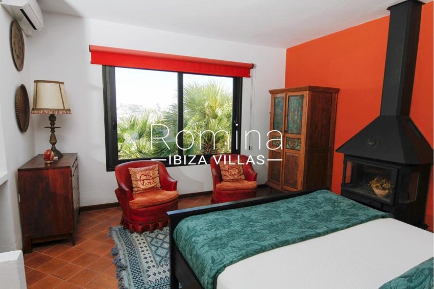 villa begonia ibiza-4bedroom stove view dalt vila