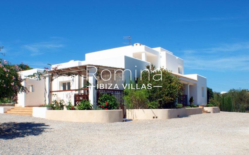 casa pouas ibiza-2facade porch