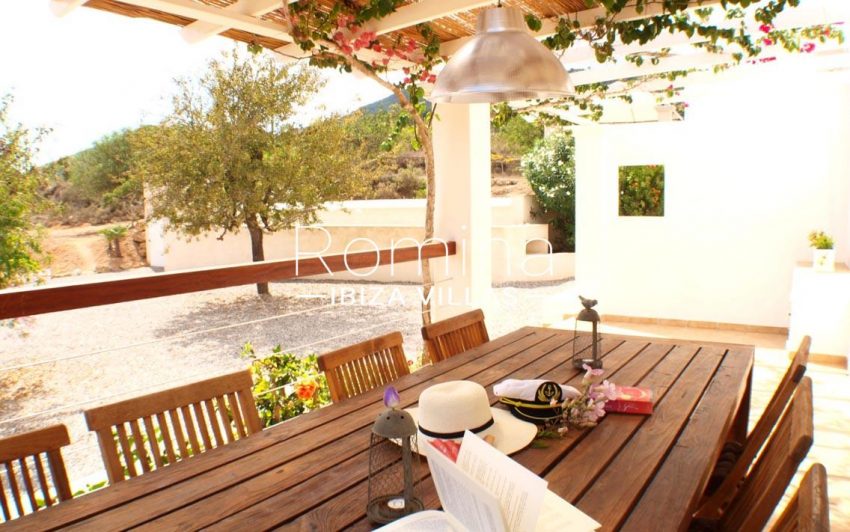 casa pouas ibiza-2pergola terrace dining area