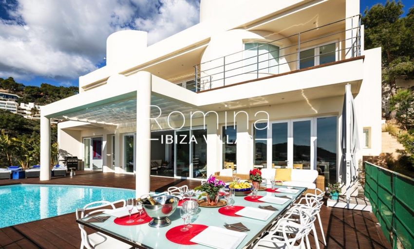 villa sedna ibiza-2pool facade dining area