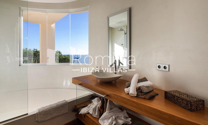 villa sedna ibiza-5bathroom2 sea view