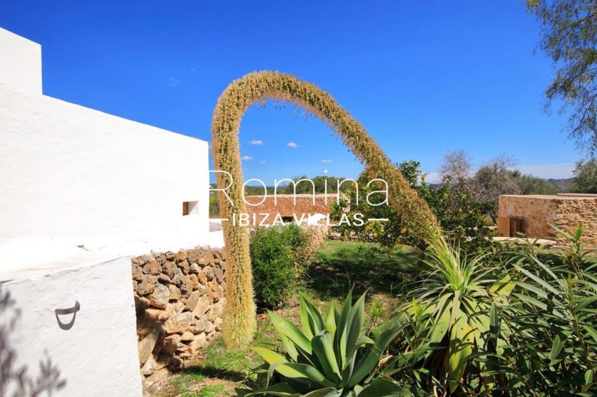 can fogana ibiza-2garden rear facade corrals