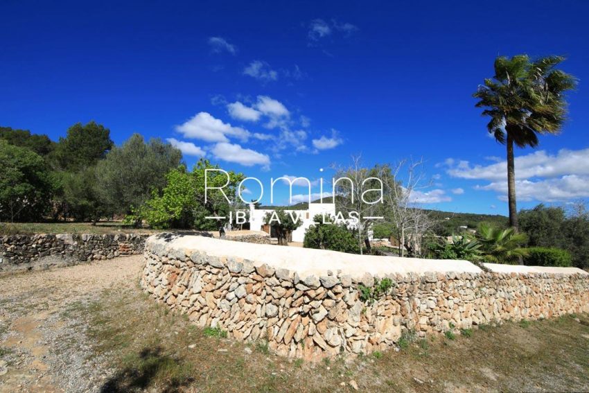 can fogana ibiza-entrance drystone wall facade