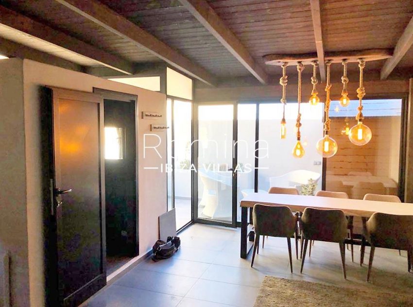 apto dila ibiza-3zdining area