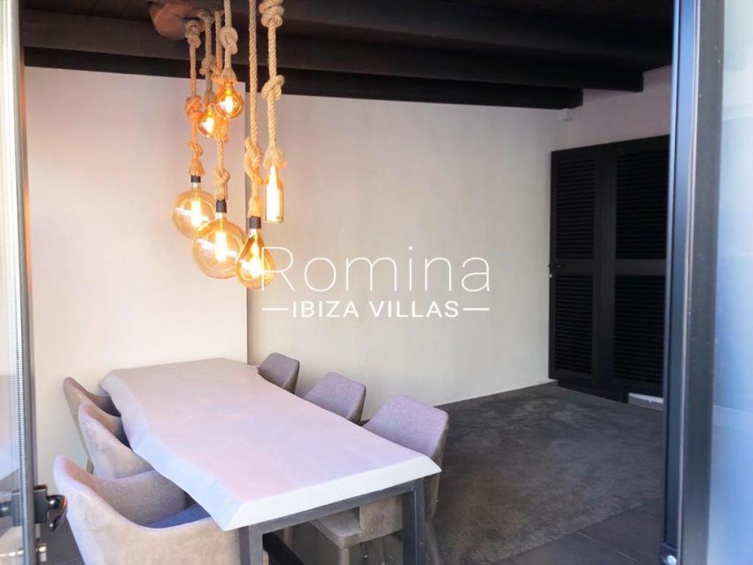 apto dila ibiza-3zdining area2