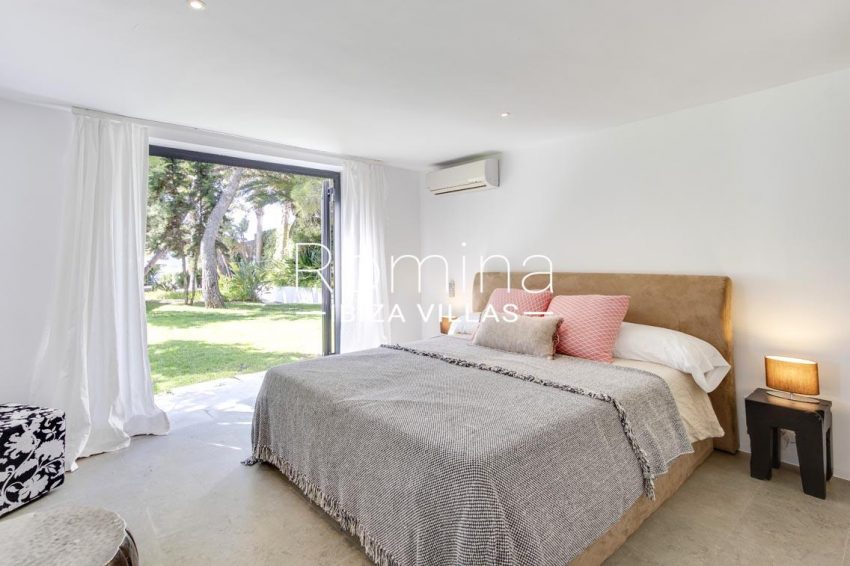 can sarmiento ibiza-4bedroom3 view garden