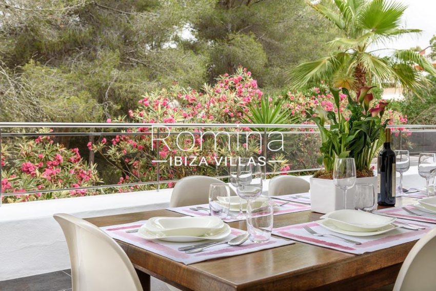 villa sa calma ibiza-2porch dining table