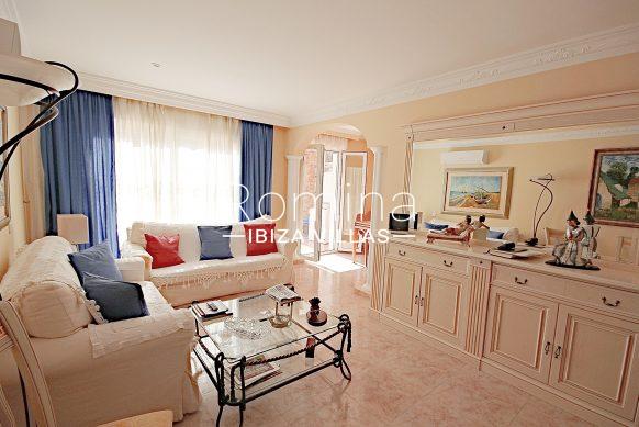 RV670 ADOSADO VILLA