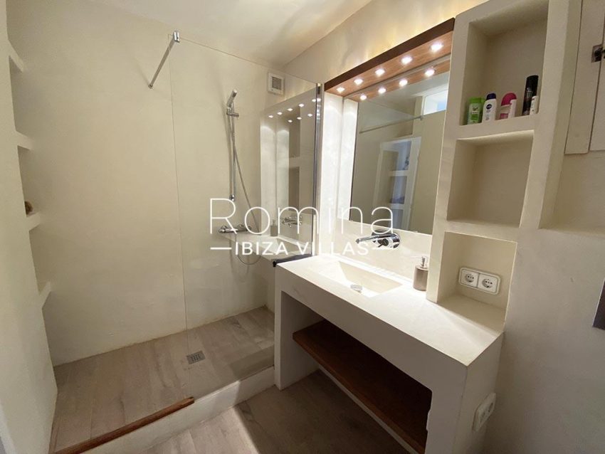 romina-ibiza-villas-rv-667-29-duplex-mary-5bathroom2