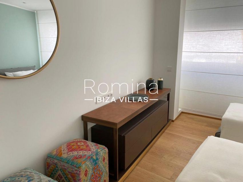 romina-ibiza-villas-rv-898-73-apto-dean-4bedroom twin detail