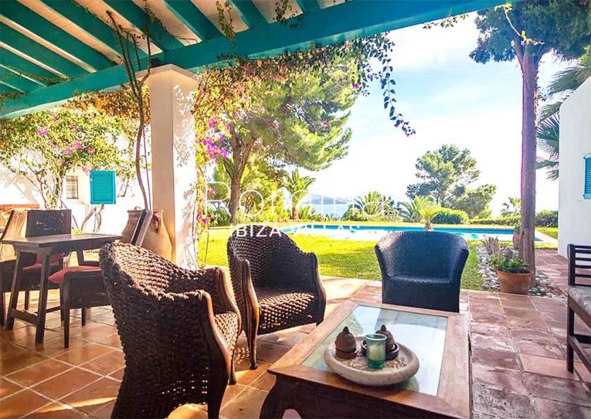 romina-ibiza-villas-rv-897-01-villa-mariola-1porch sitting area sea view