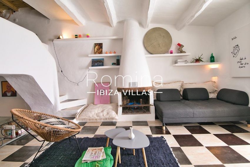 romina-ibiza-villas-rv-924-01-casita-dalt-vila-vogue-3living room fireplace