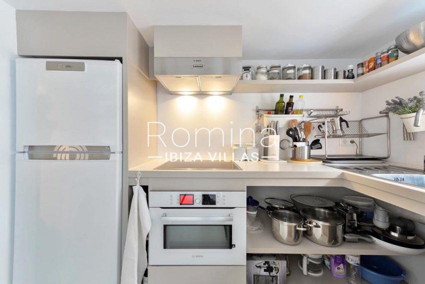 romina-ibiza-villas-rv-935-73-atico-goleta-3zkitchen