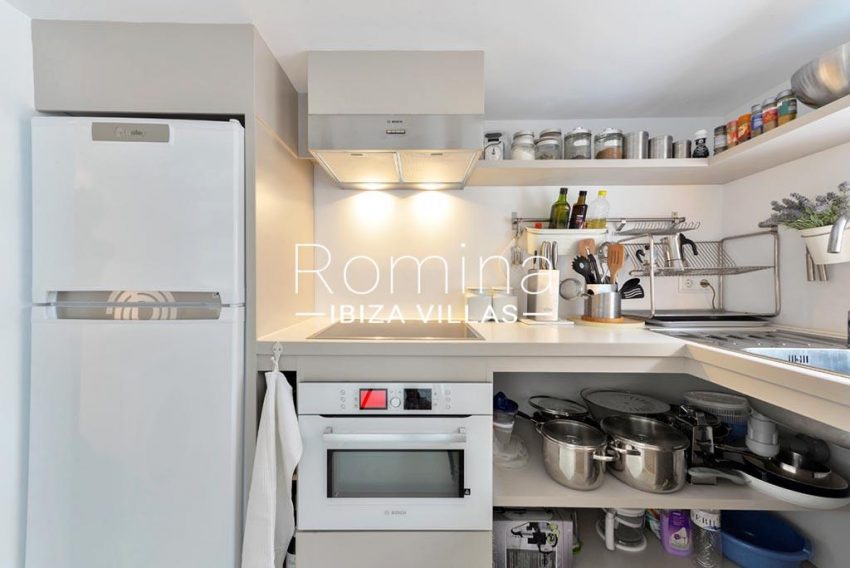 romina-ibiza-villas-rv-935-73-atico-goleta-3zkitchen