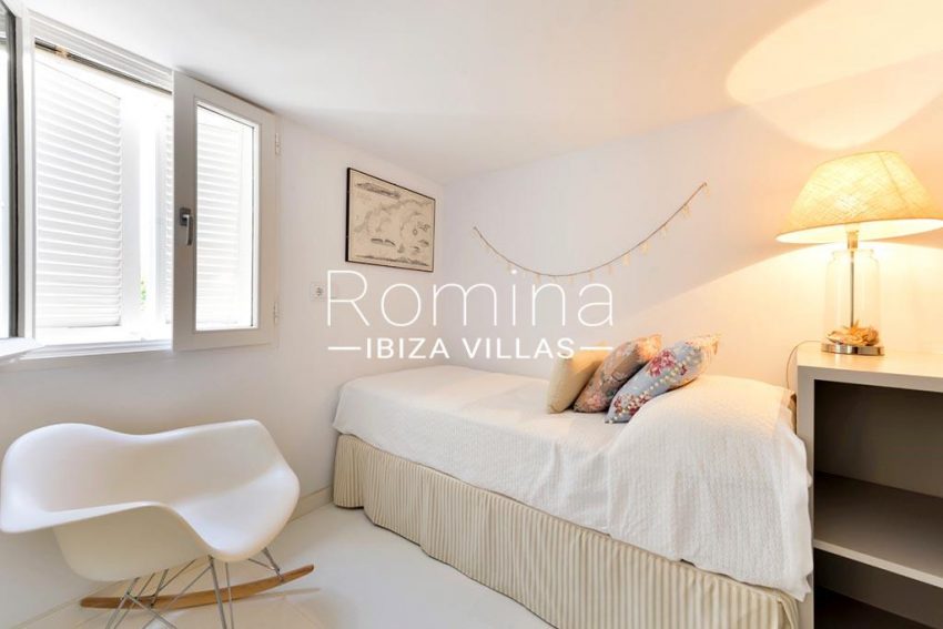 romina-ibiza-villas-rv-935-73-atico-goleta-4bedroom twin2