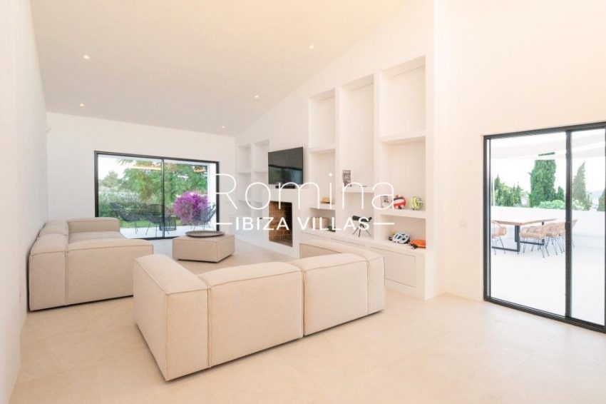 romina-ibiza-villas-rv-936-56-villa-hermone-3livingroom