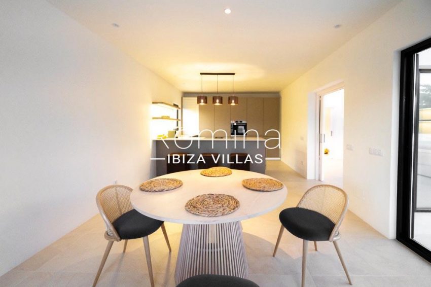 romina-ibiza-villas-rv-936-56-villa-hermone-3zdining area