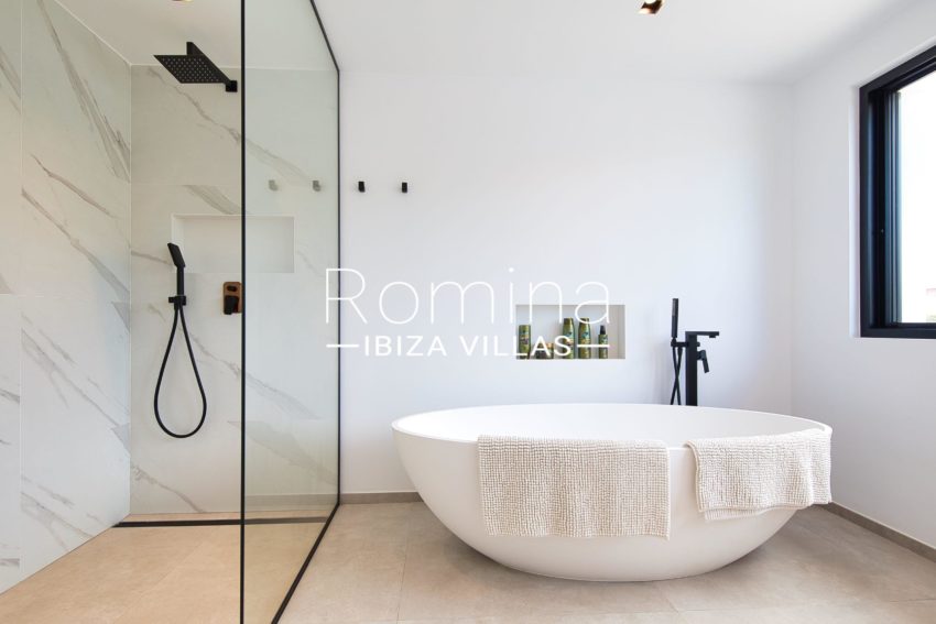 5.5 Villa Blanca RA315-01 ROMINA IBIZA VILLAS