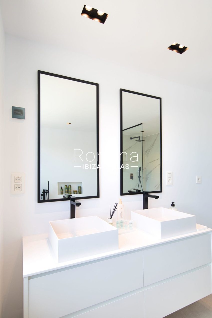 5.6 Villa Blanca RA315-01 ROMINA IBIZA VILLAS