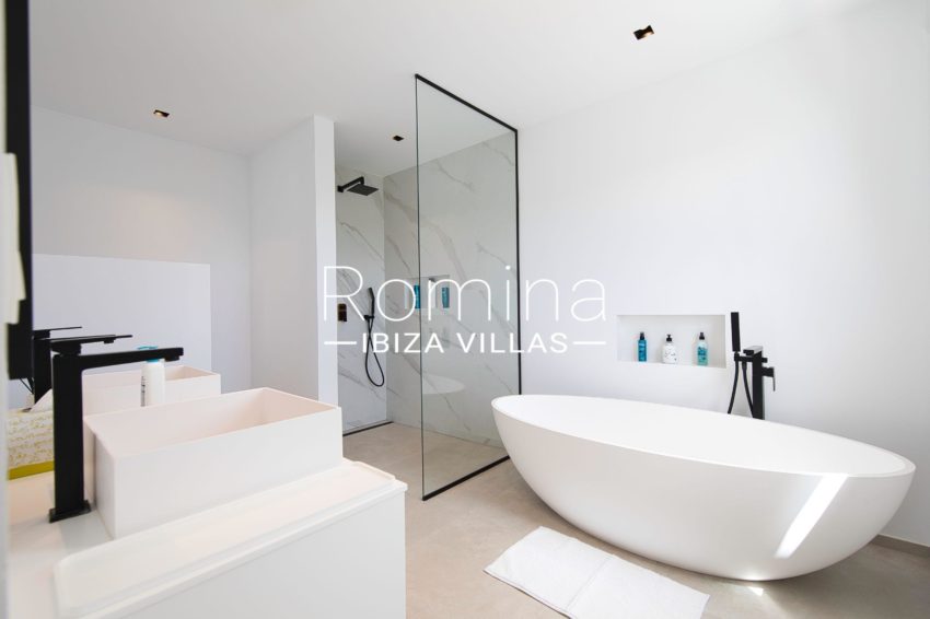 5.7 Villa Blanca RA315-01 ROMINA IBIZA VILLAS