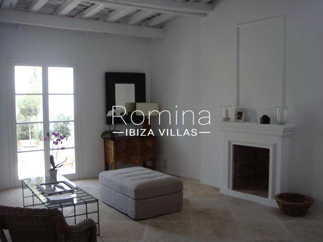 4 RV5084-01 romina ibiza villas & co.jpg