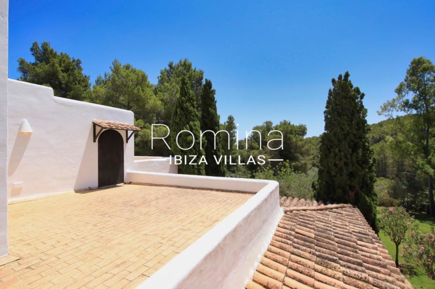 romina-ibiza-villas-ra-301-2-terrace toit