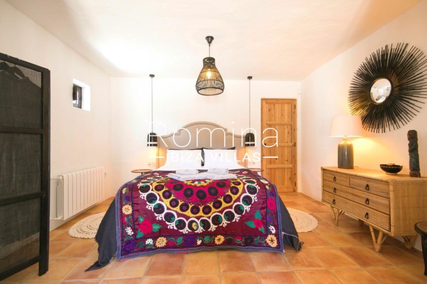 romina-ibiza-villas-ra-301-4-chambre principale 1