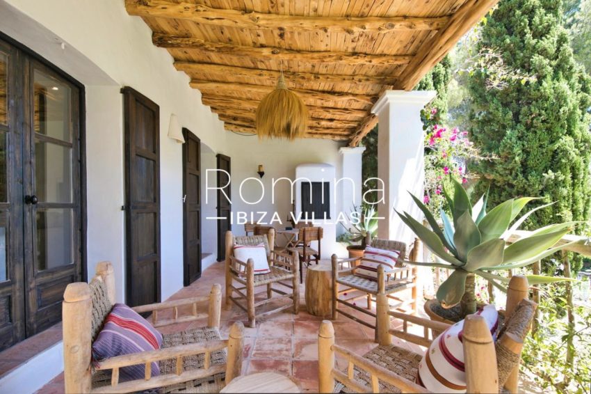 romina-ibiza-villas-ra-301-8-salon exterieur maison