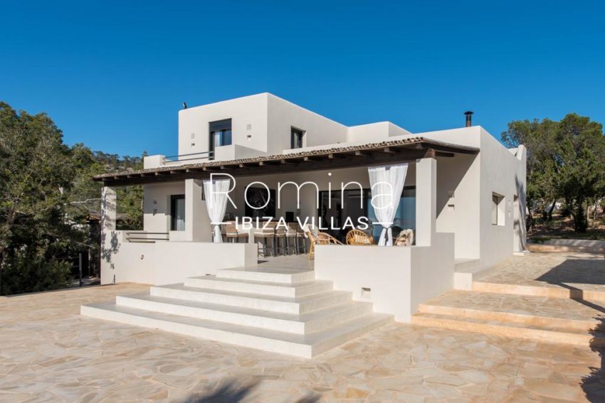 romina-ibiza-villas-ra-300-casade lado