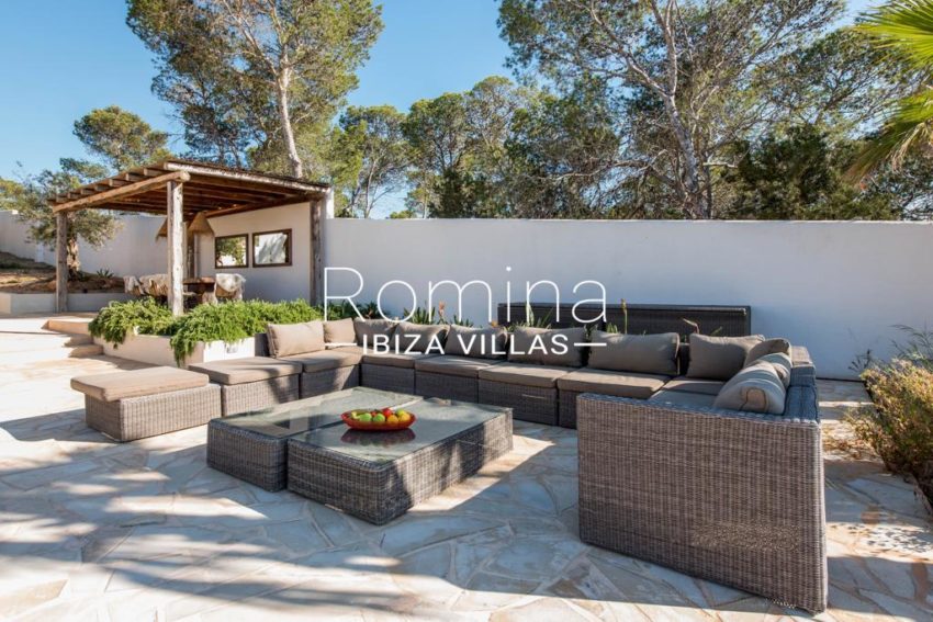 romina-ibiza-villas-ra-300-chill out