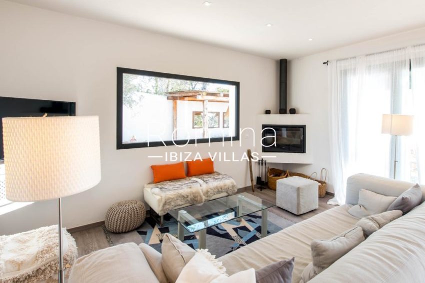 romina-ibiza-villas-ra-300-salon